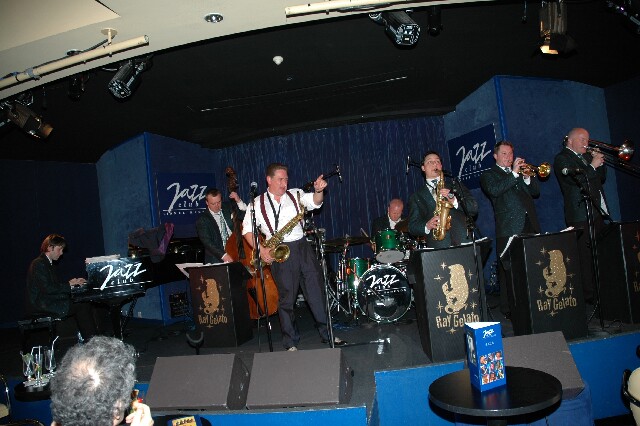 min 2011 03 19 station danse 051